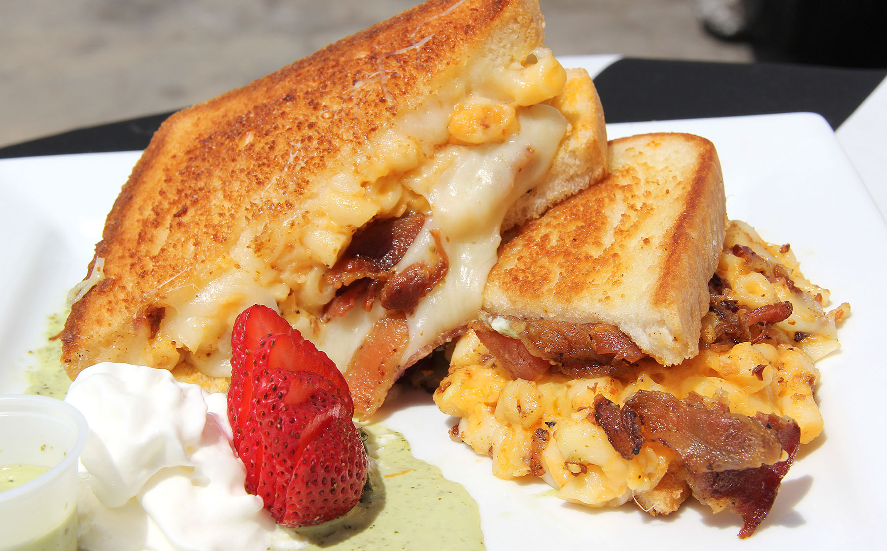 MAC N CHEESE BACON GRILLED CHEESE
